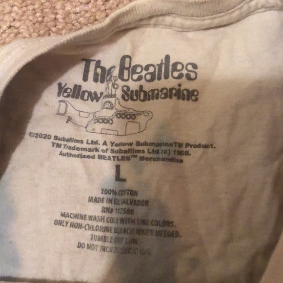 Graphic tee - Picture 3 of 3